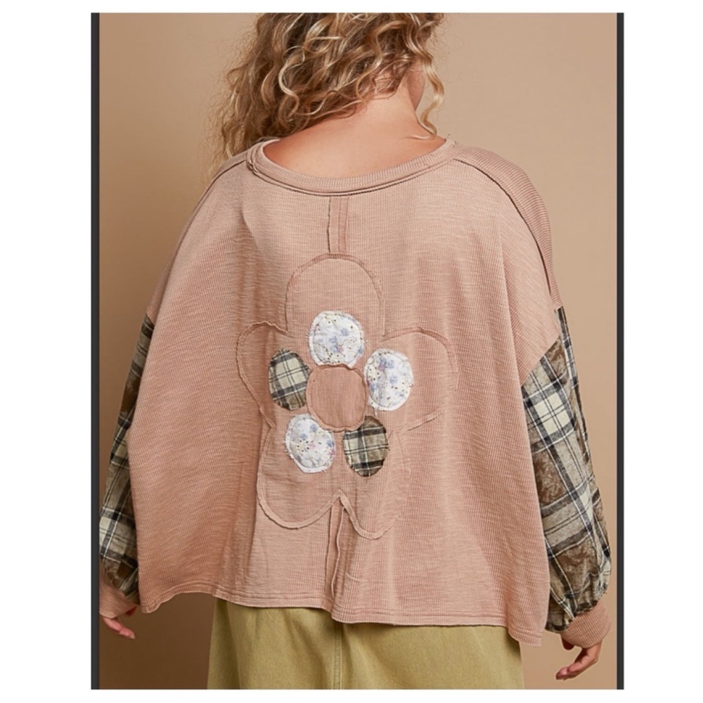 POL Plaid Sleeve Floral Top - Picture 4 of 6